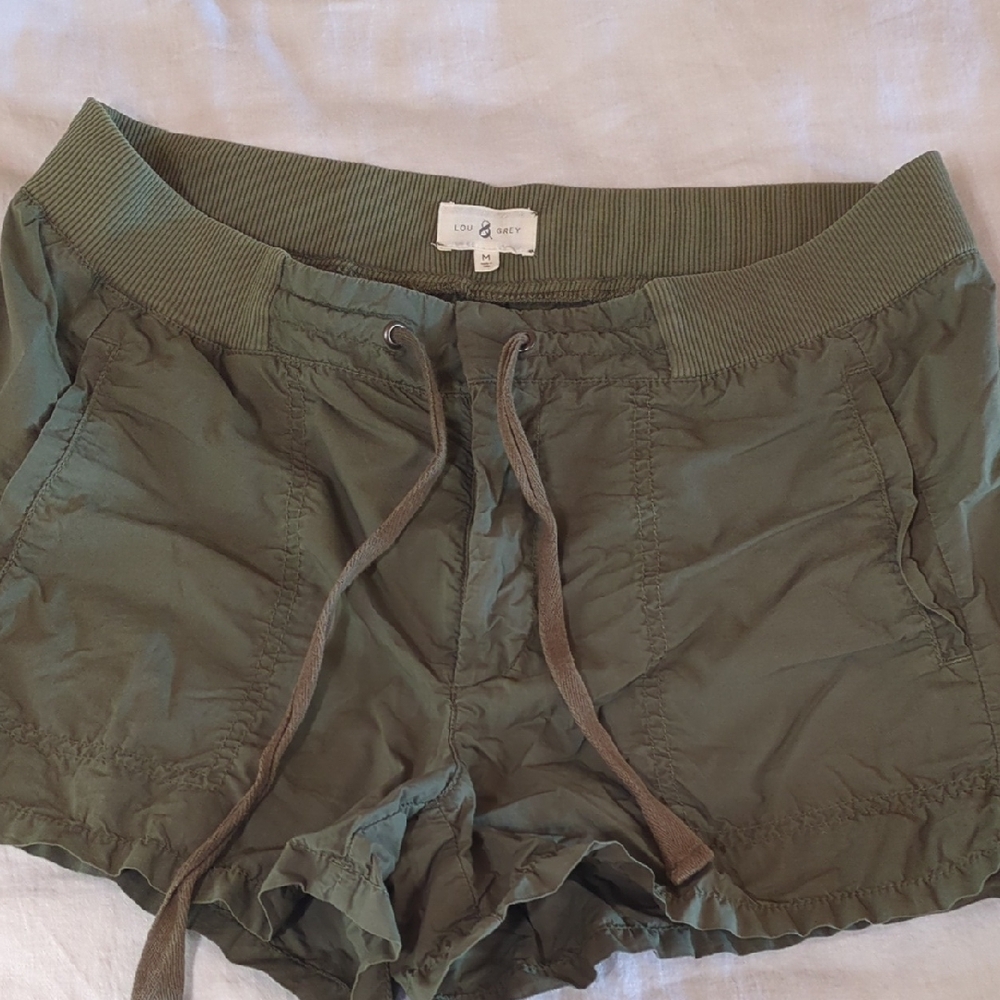 Lou & Grey Women's Olive Shorts